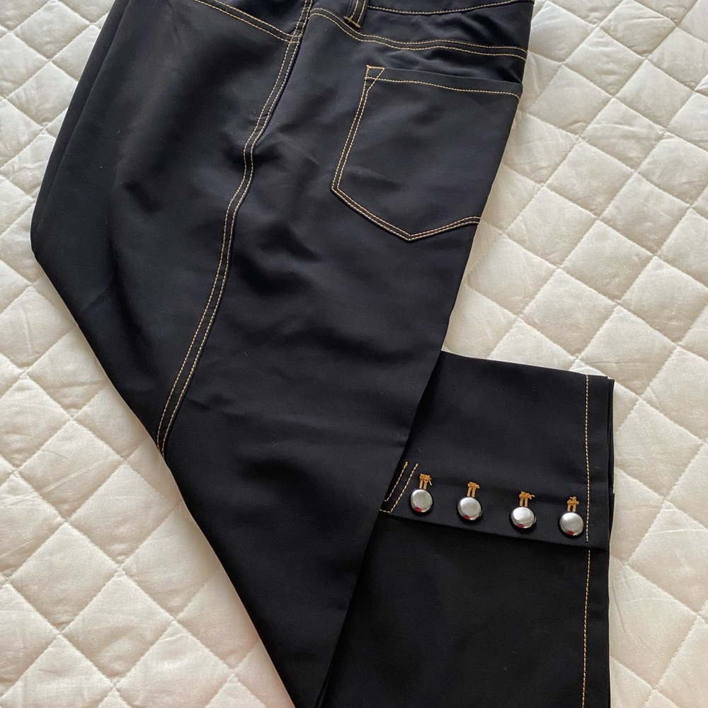Cropped pants new never worn